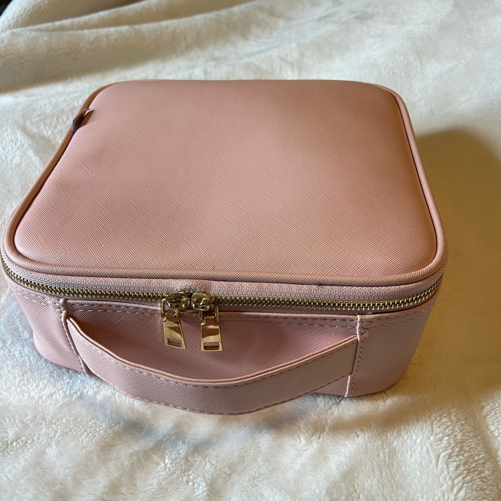 Cosmetics bag